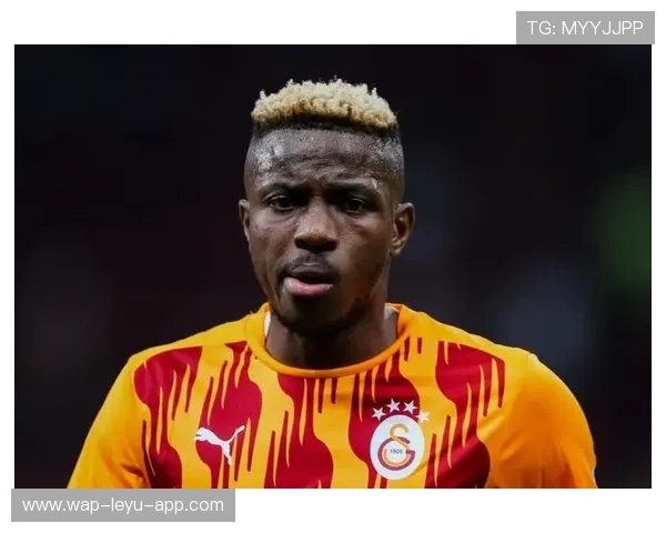 奥斯梅恩与同代前锋对比解析：爆发力与稳定性谁更占优