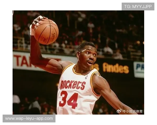 奥拉朱旺低位单打效率超比尔·兰比尔彰显统治内线能力