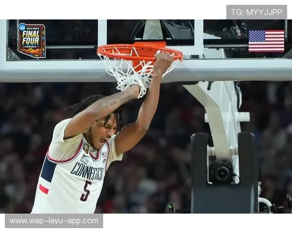 斯蒂芬·卡斯尔突破效率提升明显 助攻率超队内后卫稳定输出