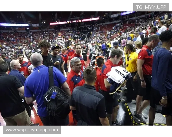 中立球规则：比赛中断后判定条件与执行方式