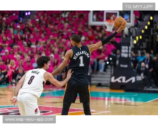 文班亚马利用挡拆拉开空间提升35分钟内内线得分效率明显