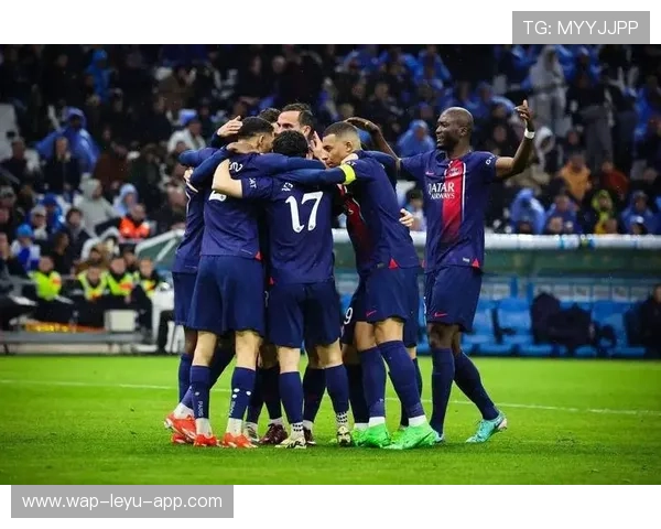 巴黎圣日耳曼联赛表现强势，但欧冠赛场表现波动对欧战前景带来影响