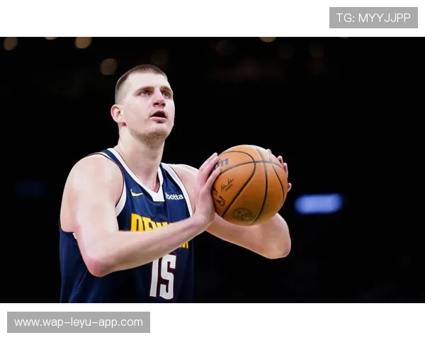 张伯伦篮下碾压主导得分对比约基奇更偏单打